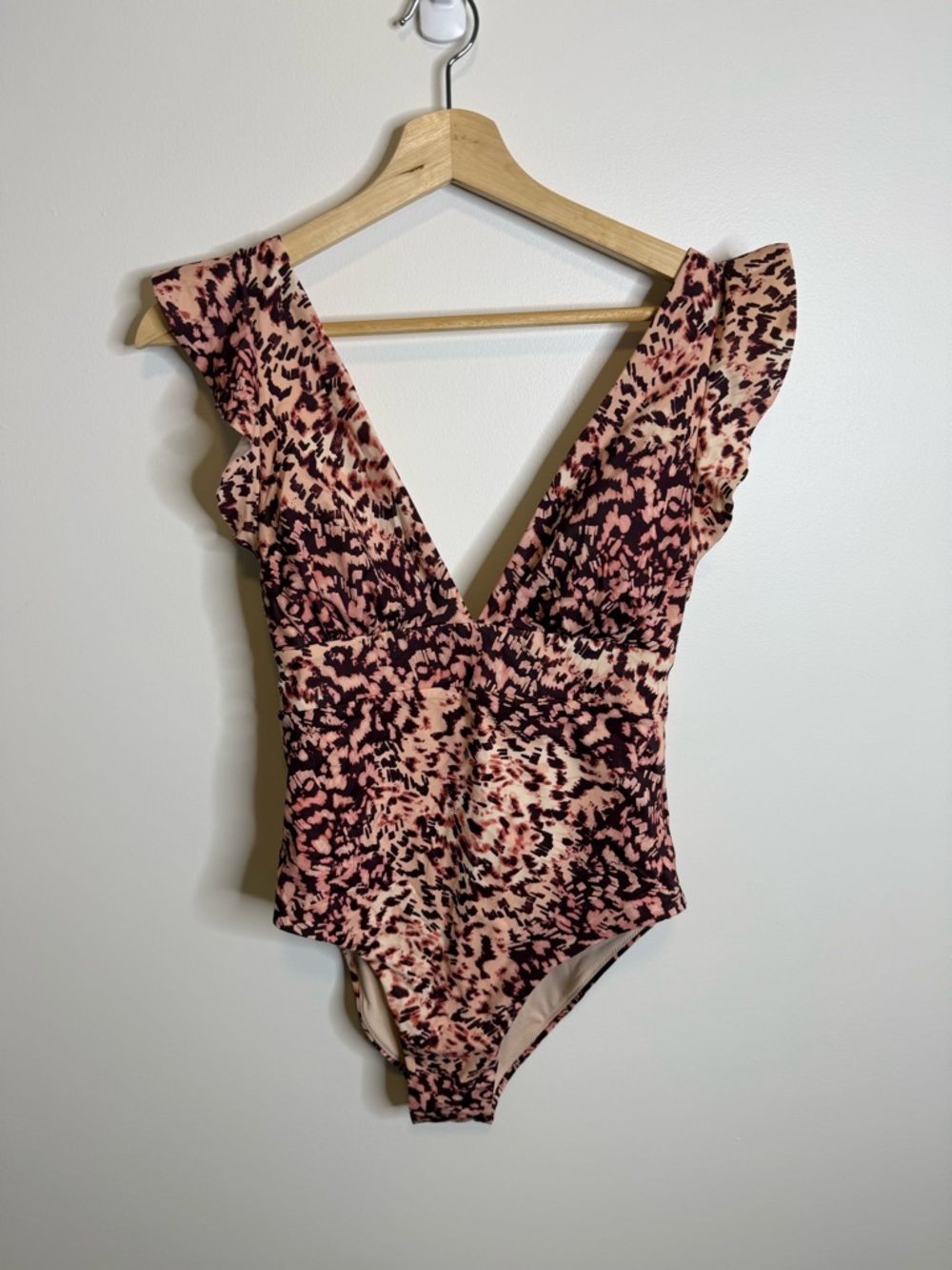 Chelsea28 Pink and Black Leopard-Print One-Piece Swimsuit with Ruffle Straps